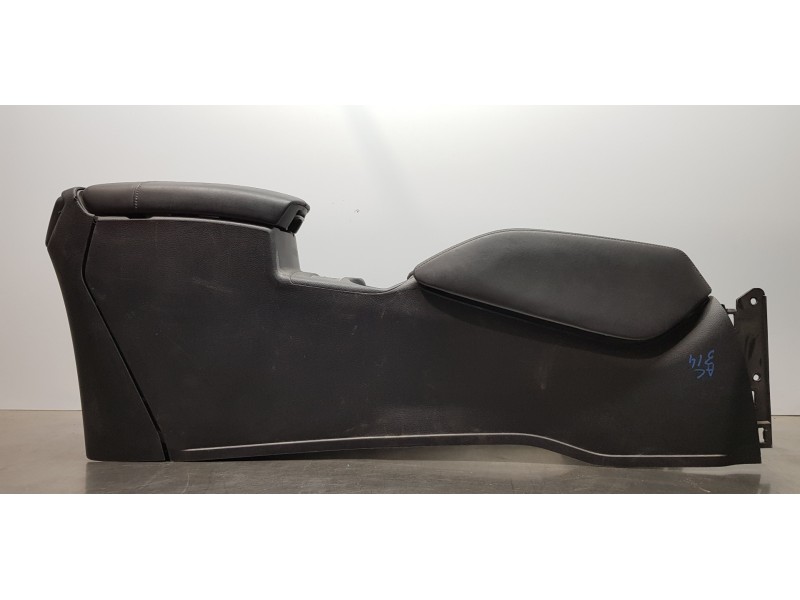 Recambio de apoyabrazos central para nissan x-trail (t32) acenta 4x4 referencia OEM IAM 969106FM9A  