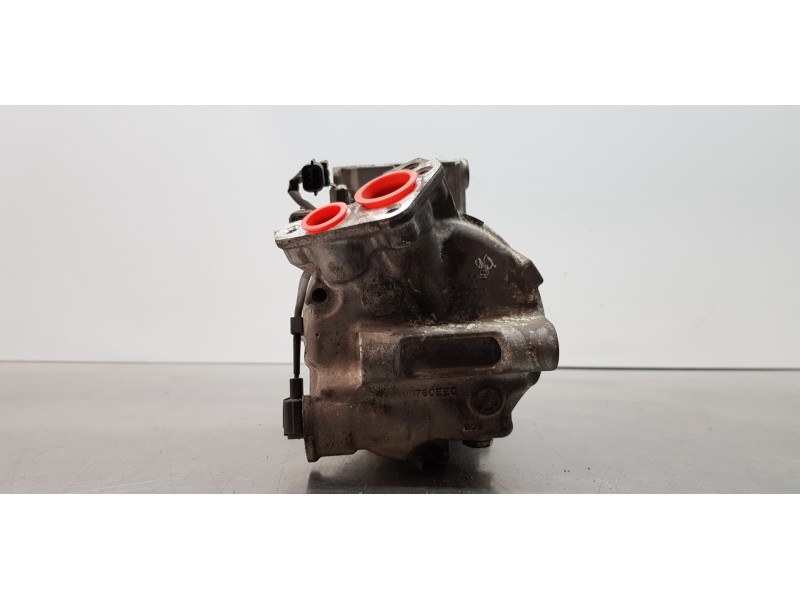 Recambio de compresor aire acondicionado para renault scenic iv grand zen referencia OEM IAM 926001268R  