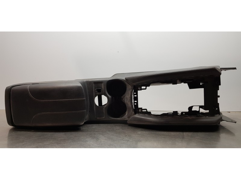 Recambio de apoyabrazos central para nissan x-trail (t32) acenta 4x4 referencia OEM IAM 969106FM9A  
