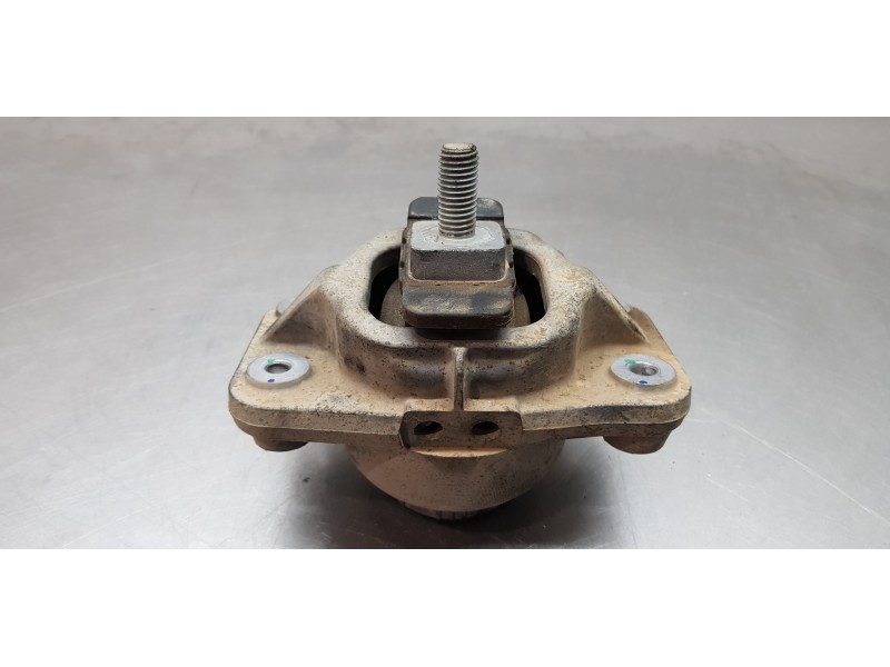 Recambio de soporte motor derecho para land rover range rover vogue referencia OEM IAM LR105970  