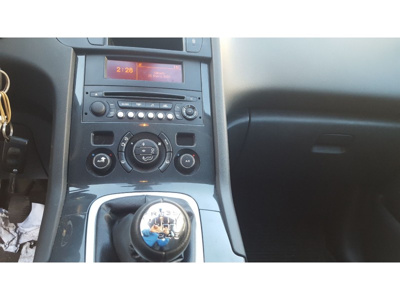 peugeot 5008 del año 2015