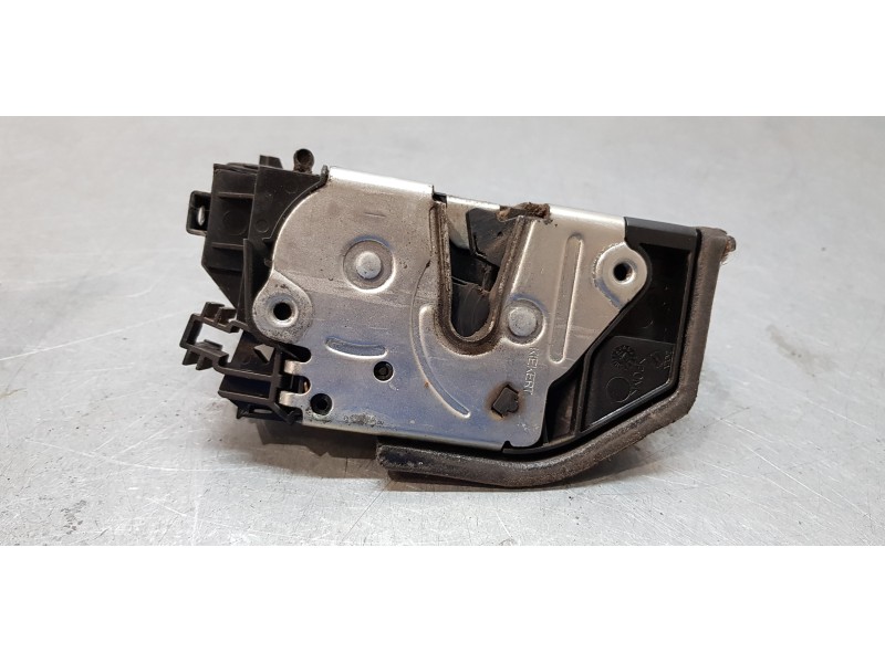 Recambio de cerradura puerta trasera derecha para bmw serie 1 berlina (e81/e87) 116i referencia OEM IAM 7202148  