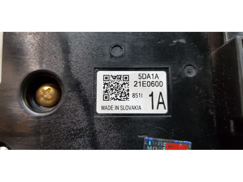 Recambio de sistema audio / radio cd para infiniti qx30 premium referencia OEM IAM 253915DA1A  
