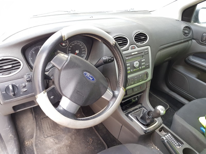 ford focus berlina (cap) del año 2006