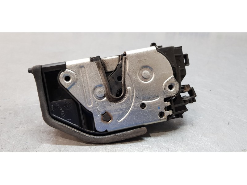 Recambio de cerradura puerta trasera izquierda para bmw serie 1 berlina (e81/e87) 116i referencia OEM IAM 7202147   Recambio de cerradura puerta trasera izquierda para bmw serie 1 berlina (e81/e87) 116i referencia OEM IAM 7202147