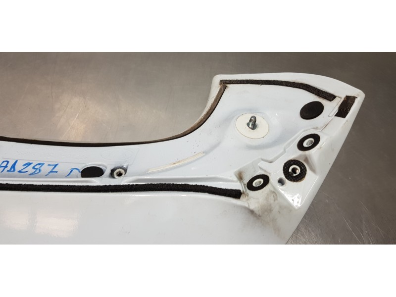 Recambio de aleron trasero para kia ceed sportswagon tech referencia OEM IAM 87211J7300 87210J7300 