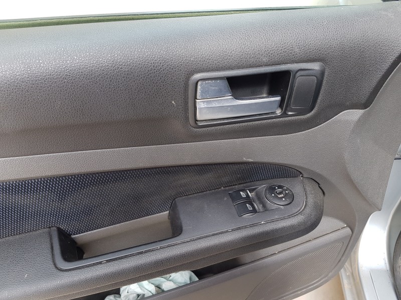 ford focus berlina (cap) del año 2006