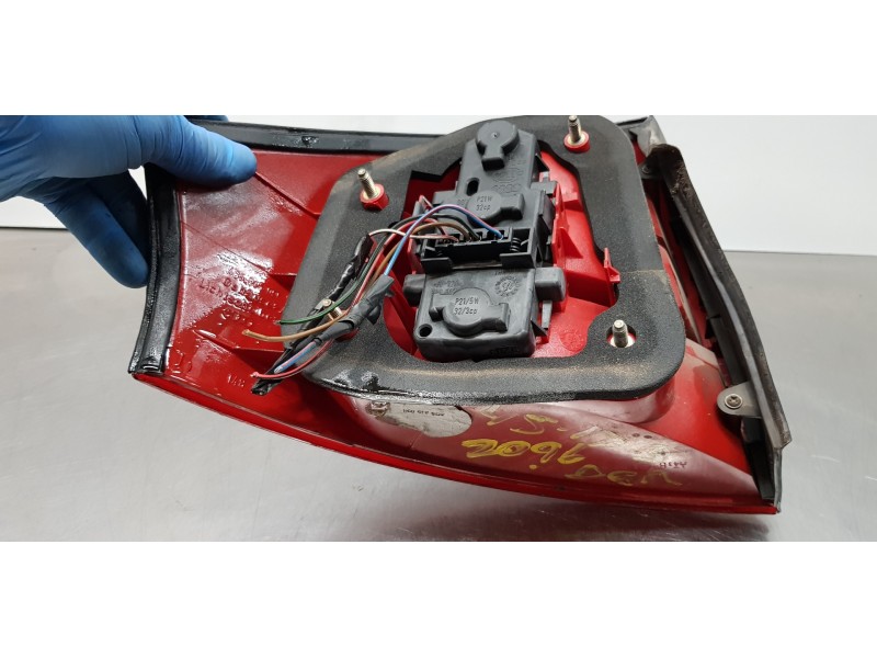 Recambio de piloto trasero derecho para audi a6 berlina (4b2) 2.5 tdi referencia OEM IAM 4B5945096  