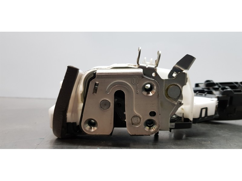 Recambio de cerradura puerta trasera derecha para nissan x-trail (t32) acenta 4x4 referencia OEM IAM 825006FR0A  