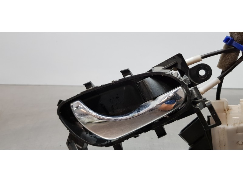 Recambio de cerradura puerta trasera derecha para nissan x-trail (t32) acenta 4x4 referencia OEM IAM 825006FR0A  