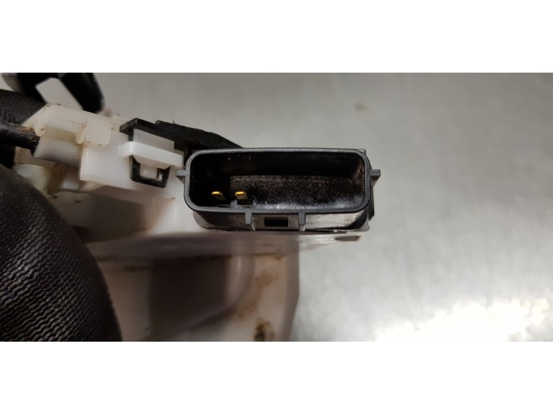 Recambio de cerradura puerta trasera derecha para nissan x-trail (t32) acenta 4x4 referencia OEM IAM 825006FR0A  