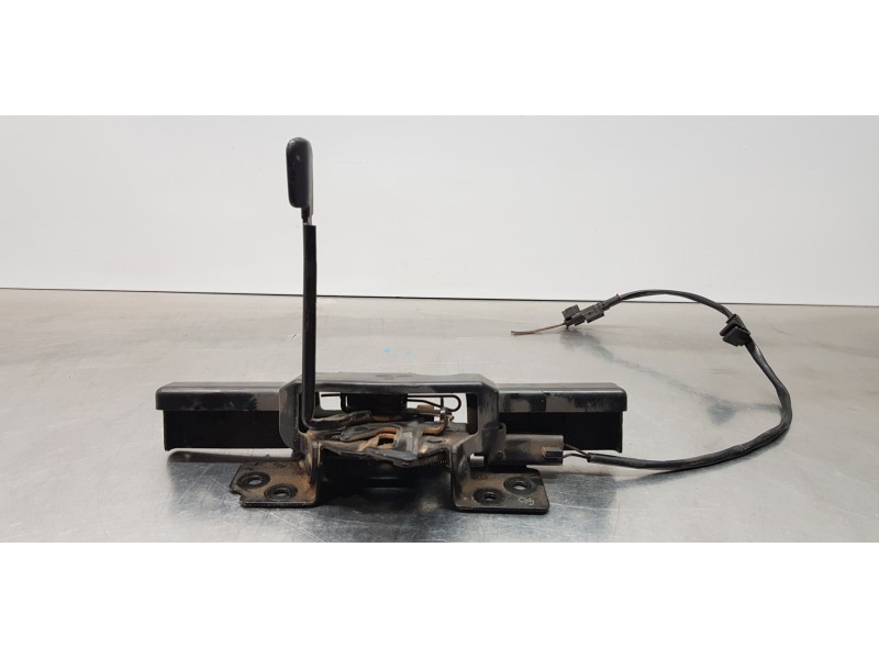 Recambio de cerradura capot para hyundai tucson hybrid referencia OEM IAM 81130N9000  