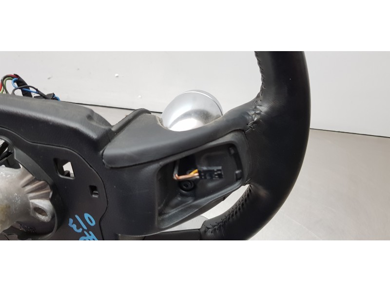 Recambio de volante para land rover range rover vogue referencia OEM IAM LR035873  