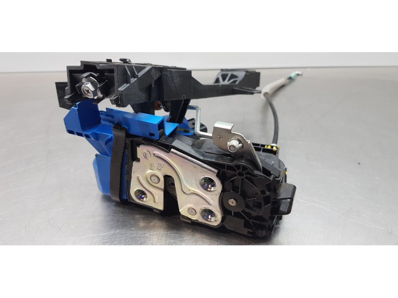 Recambio de cerradura puerta delantera derecha para hyundai tucson hybrid referencia OEM IAM 81320N7000  