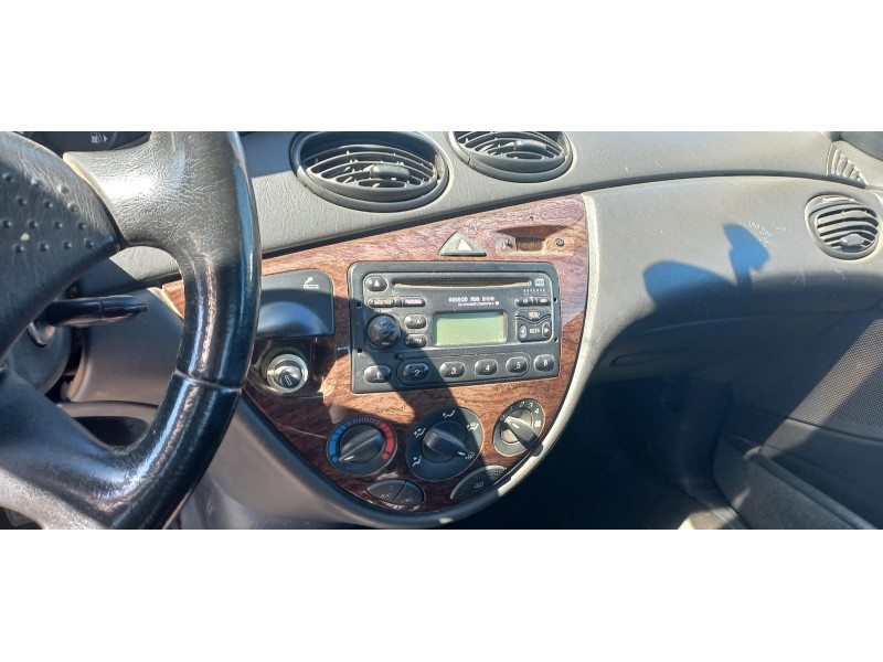 ford focus berlina (cak) del año 1998