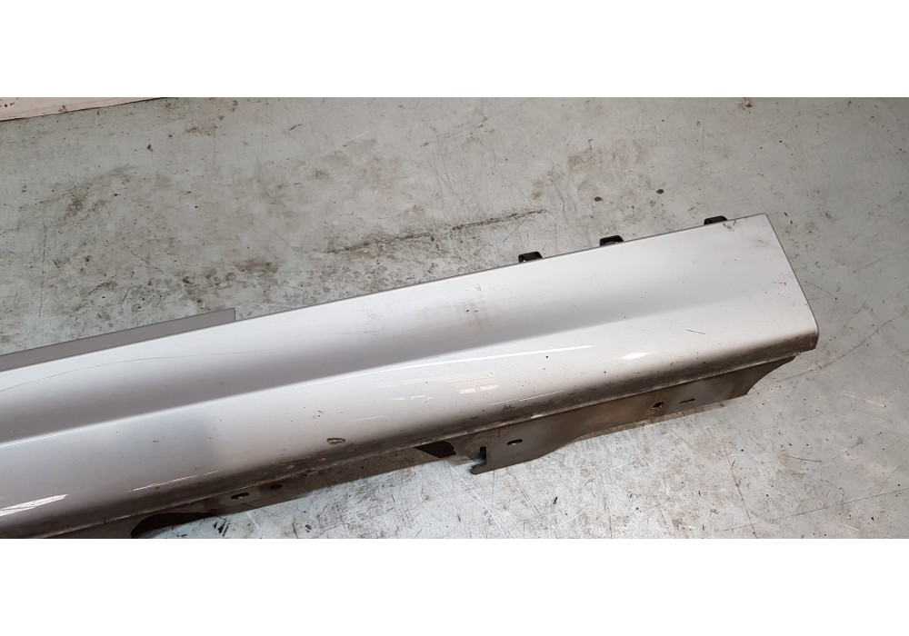 Recambio de faldon lateral para bmw serie 1 lim. (f20/f21) 116d m sport referencia OEM IAM 51778056817  