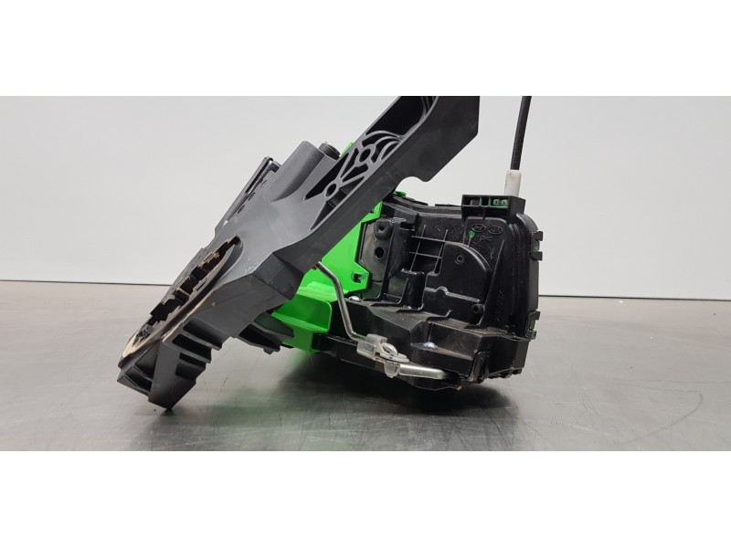 Recambio de cerradura puerta trasera derecha para hyundai tucson hybrid referencia OEM IAM 81420N7000  