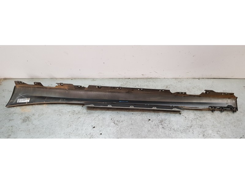 Recambio de faldon lateral para bmw serie 1 lim. (f20/f21) 116d m sport referencia OEM IAM 51778056817  