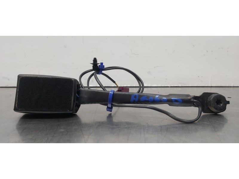 Recambio de pretensor airbag derecho para ford focus lim. (cb8) titanium referencia OEM IAM BM5161208ABW  