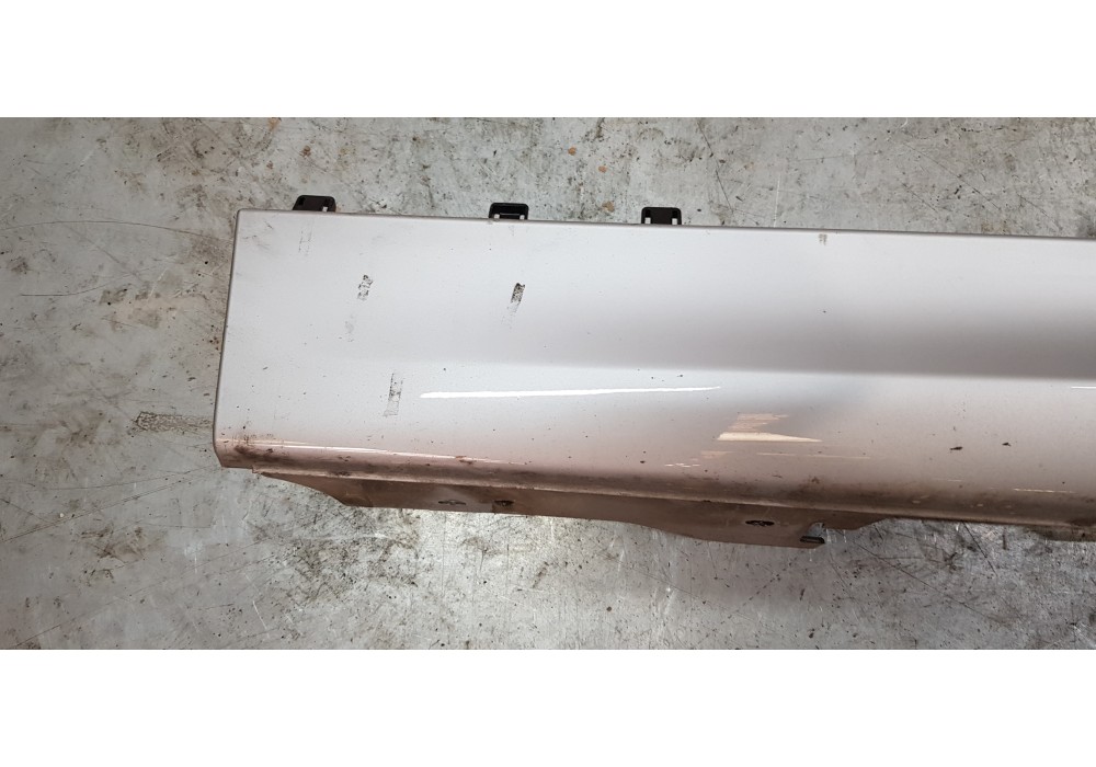 Recambio de faldon lateral para bmw serie 1 lim. (f20/f21) 116d m sport referencia OEM IAM 51778056817  