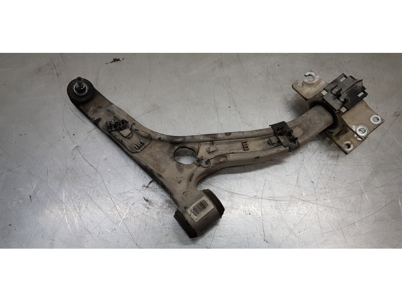 Recambio de brazo suspension inferior delantero derecho para infiniti qx30 premium referencia OEM IAM 545005DJ0A  