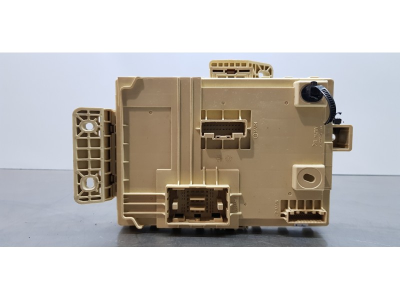 Recambio de caja reles / fusibles para kia ceed sportswagon tech referencia OEM IAM 91953J7420  