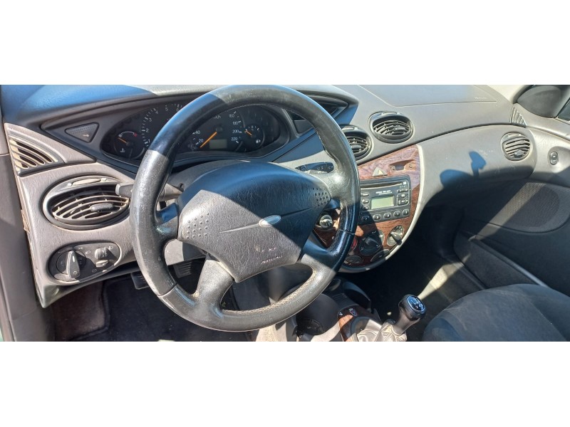 ford focus berlina (cak) del año 1998