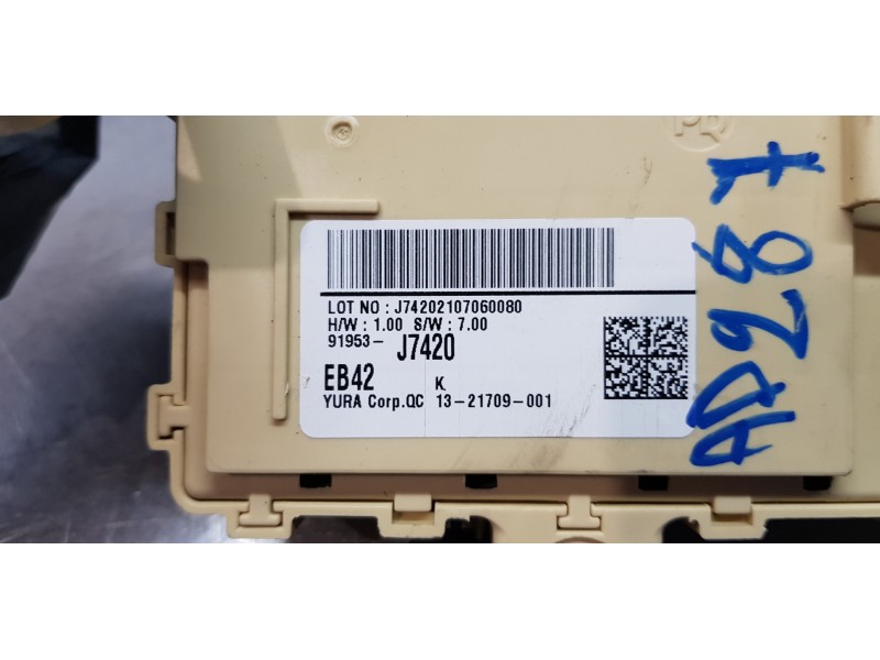 Recambio de caja reles / fusibles para kia ceed sportswagon tech referencia OEM IAM 91953J7420  