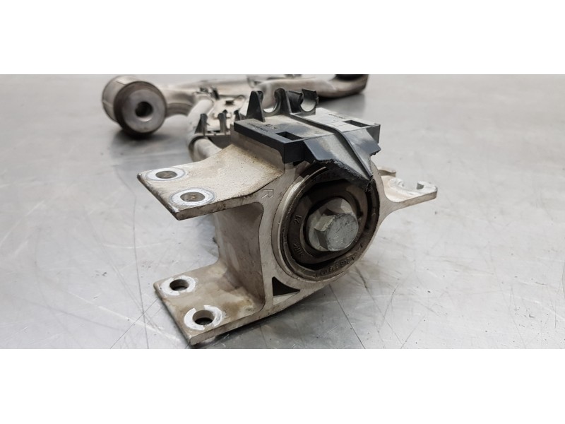 Recambio de brazo suspension inferior delantero derecho para infiniti qx30 premium referencia OEM IAM 545005DJ0A  