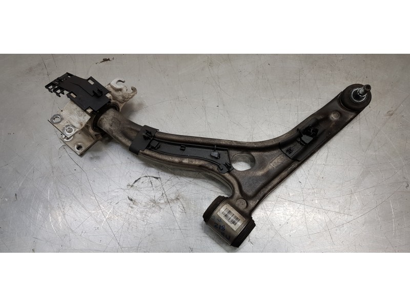 Recambio de brazo suspension inferior delantero izquierdo para infiniti qx30 premium referencia OEM IAM 545015DJ0A  