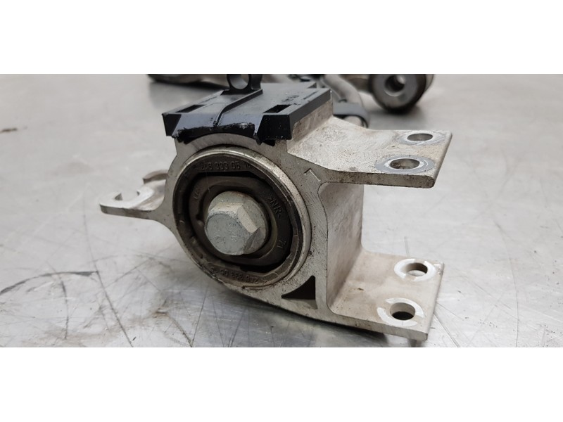 Recambio de brazo suspension inferior delantero izquierdo para infiniti qx30 premium referencia OEM IAM 545015DJ0A  