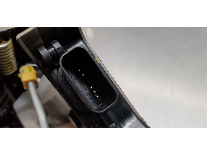 Recambio de cerradura puerta delantera derecha para kia ceed sportswagon tech referencia OEM IAM 81320J7000  