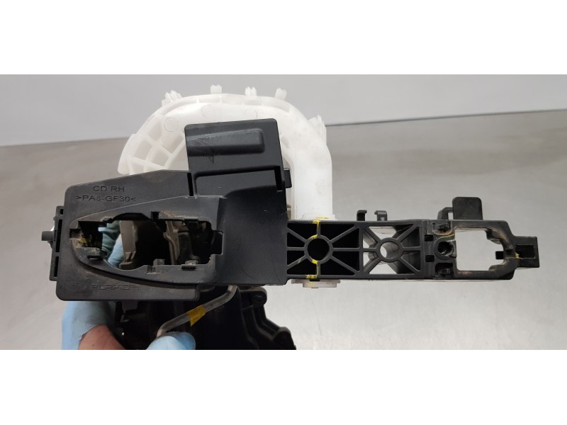 Recambio de cerradura puerta delantera derecha para kia ceed sportswagon tech referencia OEM IAM 81320J7000  