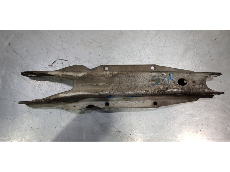 Recambio de brazo suspension superior trasero izquierdo para infiniti qx30 premium referencia OEM IAM 551B05DJ0A  