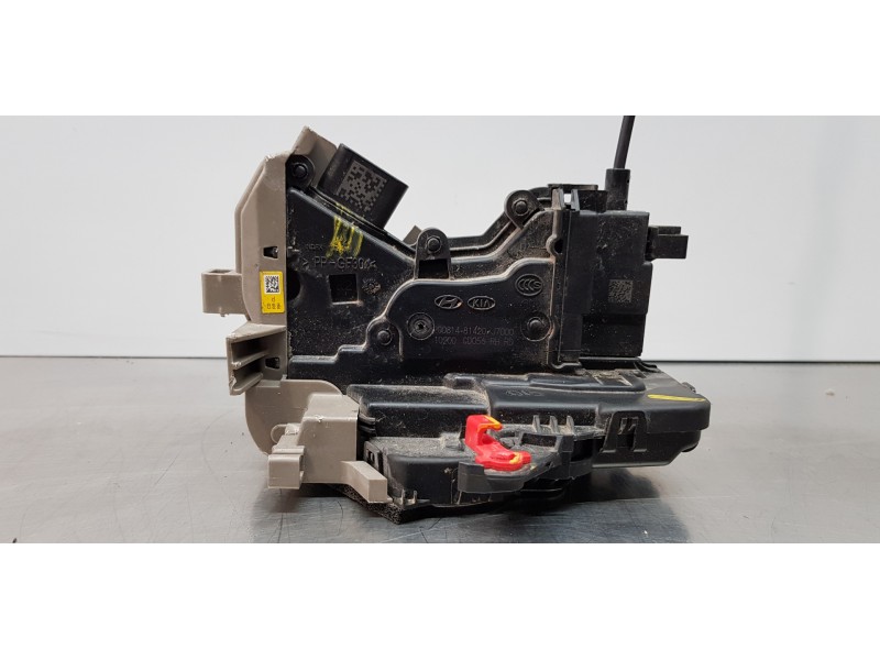 Recambio de cerradura puerta trasera derecha para kia ceed sportswagon tech referencia OEM IAM 81420J7000  