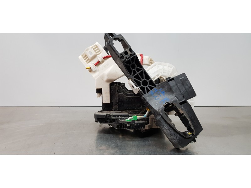 Recambio de cerradura puerta trasera izquierda para kia ceed sportswagon tech referencia OEM IAM 81410J7000  