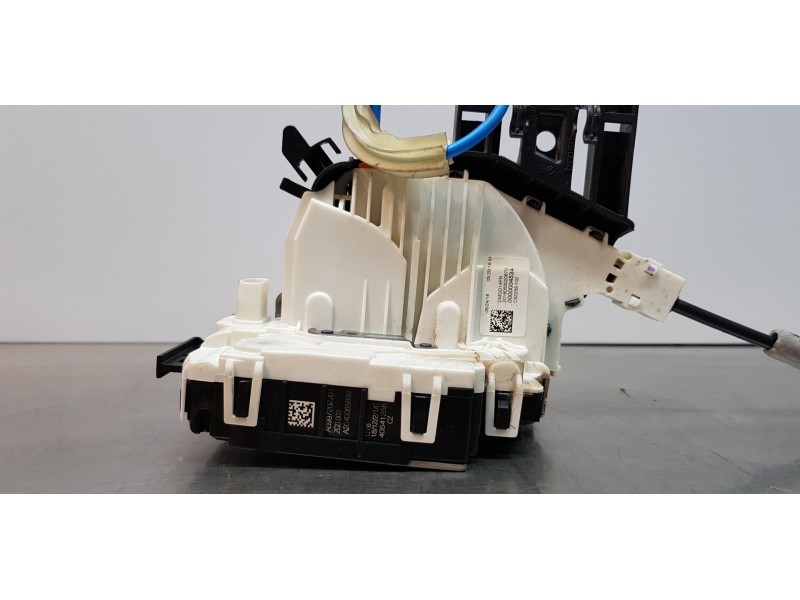 Recambio de cerradura puerta delantera derecha para infiniti qx30 premium referencia OEM IAM A0997202201  