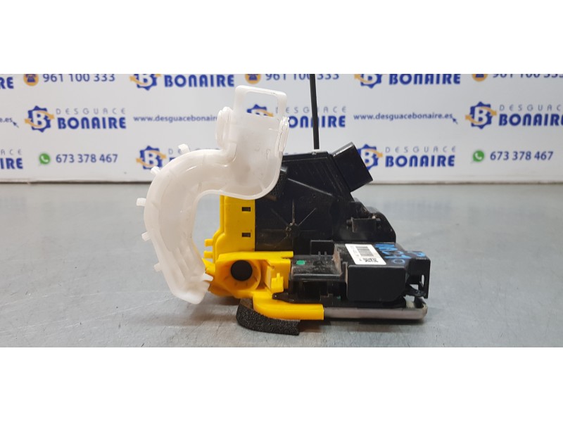 Recambio de cerradura puerta delantera derecha para kia cee´d attract referencia OEM IAM 81320A2110  