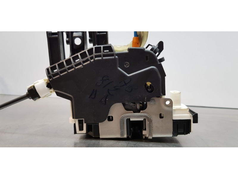 Recambio de cerradura puerta delantera derecha para infiniti qx30 premium referencia OEM IAM A0997202201  