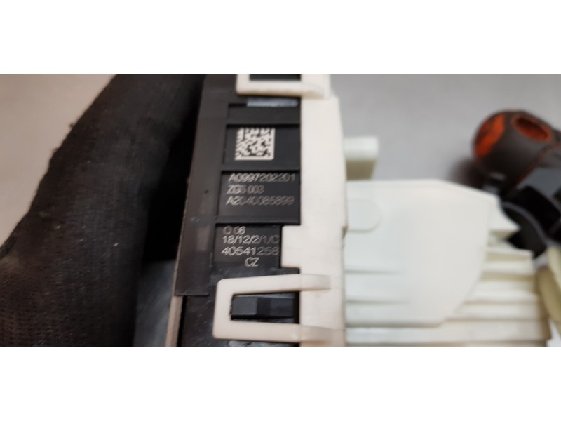 Recambio de cerradura puerta delantera derecha para infiniti qx30 premium referencia OEM IAM A0997202201  