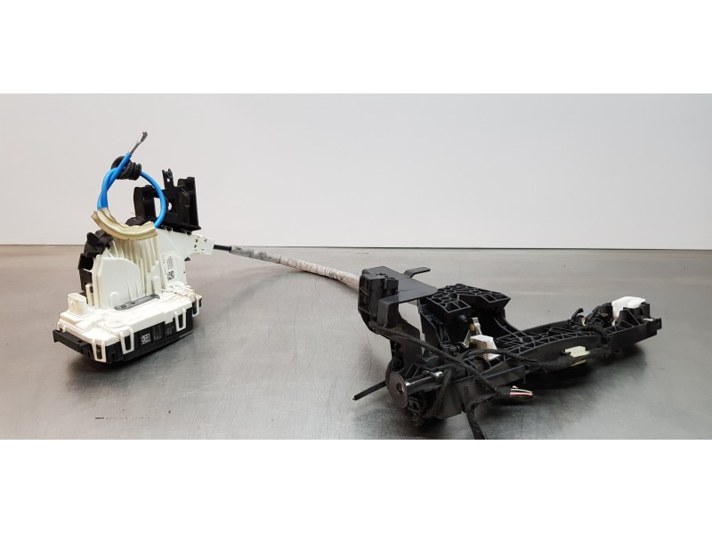 Recambio de cerradura puerta delantera derecha para infiniti qx30 premium referencia OEM IAM A0997202201  