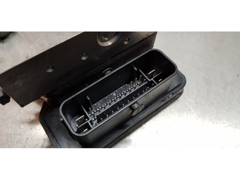 Recambio de abs para infiniti qx30 premium referencia OEM IAM 47660HW31A  