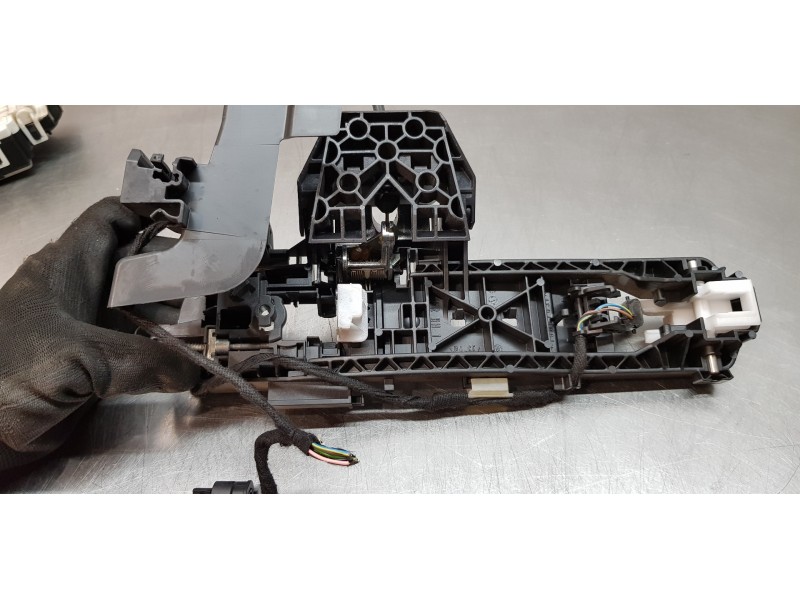 Recambio de cerradura puerta delantera derecha para infiniti qx30 premium referencia OEM IAM A0997202201  