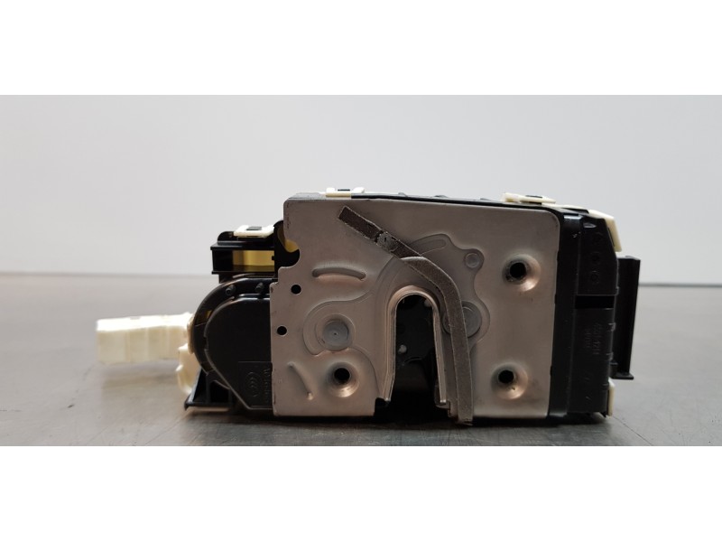 Recambio de cerradura puerta delantera izquierda para infiniti qx30 premium referencia OEM IAM A0997201901  