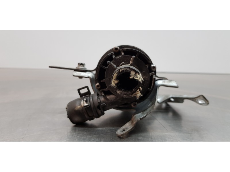 Recambio de bomba agua para infiniti qx30 premium referencia OEM IAM A0005000686  