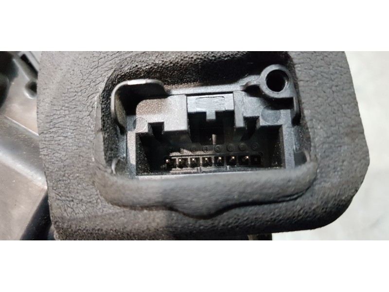 Recambio de cerradura puerta delantera derecha para skoda rapid active referencia OEM IAM 5E1837016A  