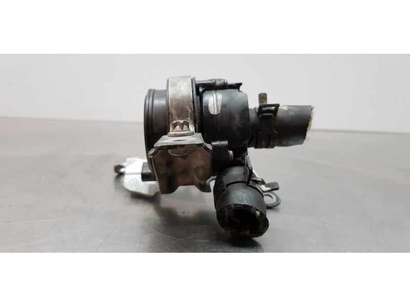 Recambio de bomba agua para infiniti qx30 premium referencia OEM IAM A0005000686  