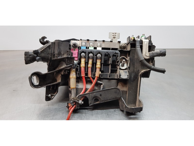 Recambio de caja reles / fusibles para infiniti qx30 premium referencia OEM IAM   