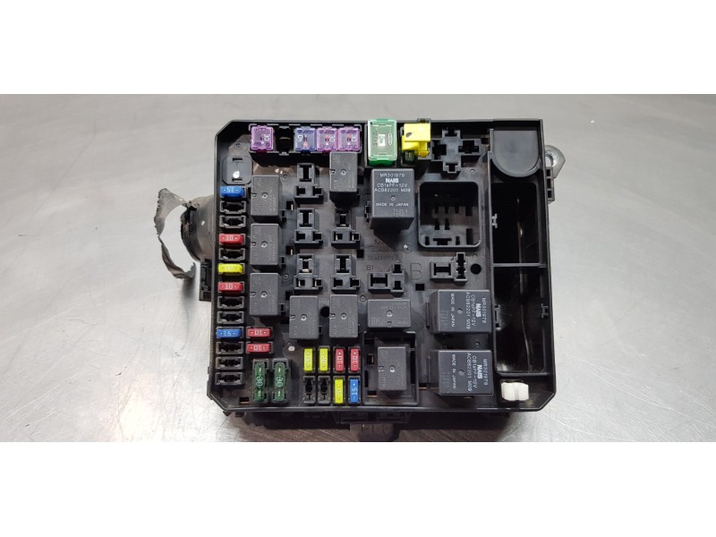 Recambio de caja reles / fusibles para citroen c-crosser exclusive referencia OEM IAM 6500FY 8565A024 