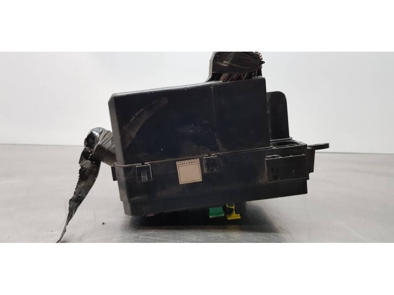 Recambio de caja reles / fusibles para citroen c-crosser exclusive referencia OEM IAM 6500FY 8565A024 